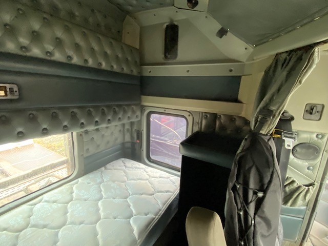 Interior1.jpg